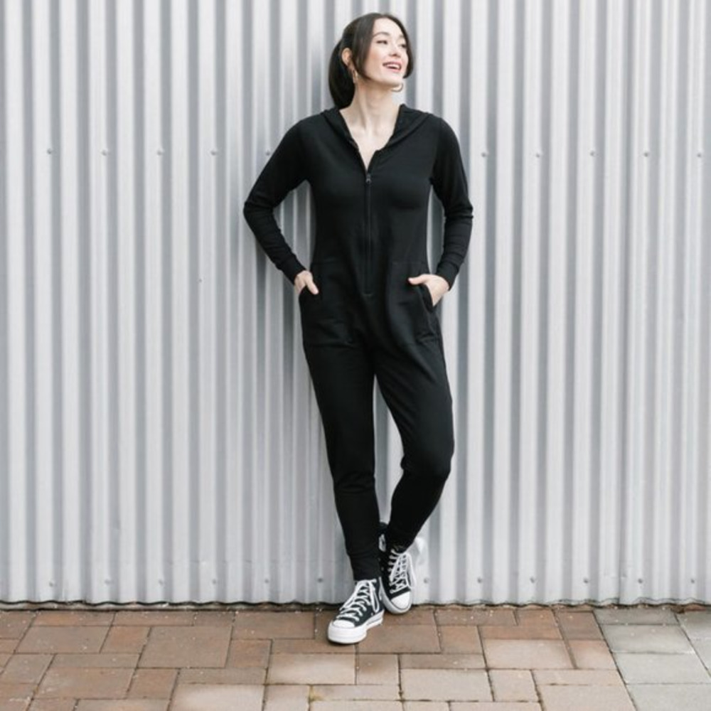 SMASH + TESS Jilly Jogger Romper in Black Women Size‎ Medium